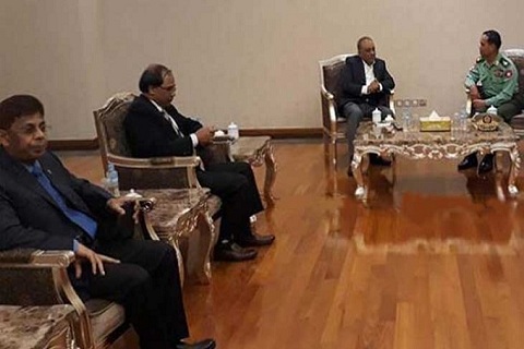 স্বরাষ্ট্রমন্ত্রীকে নেপিদো বিমানবন্দরে অভ্যর্থনা